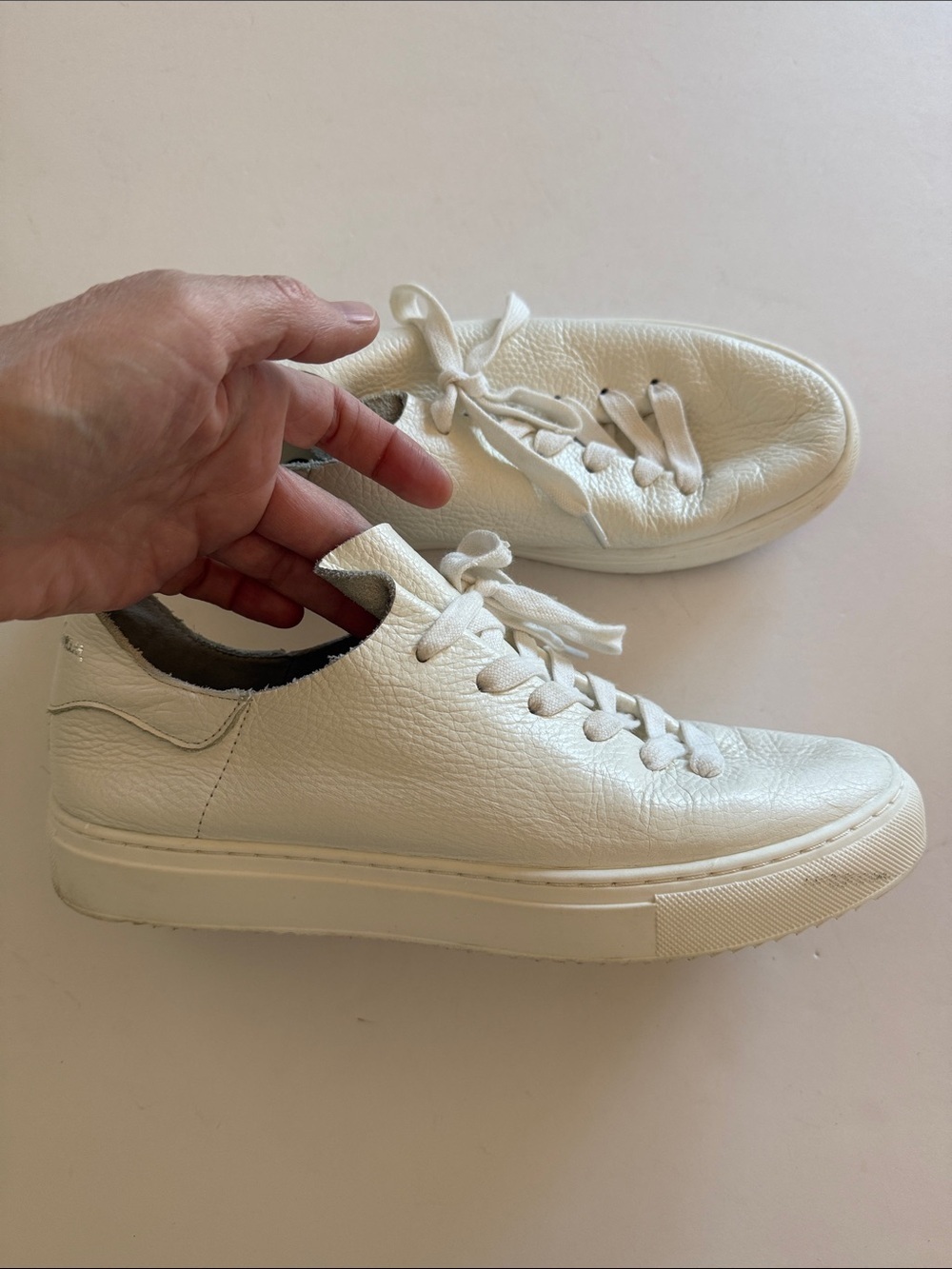 Sam Edelman white pebbles leather sneakers women’s 9.5
